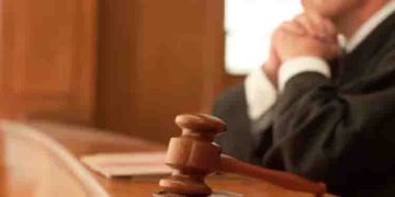 വേനൽ വലയ്ക്കുന്നു ഒപ്പം അരനൂറ്റാണ്ട് പഴക്കമുള്ള ഡ്രെസ് കോഡും; ഭേദഗതി ആവശ്യപ്പെട്ട് വനിതാ ജുഡീഷ്യൽ ഓഫീസര്‍മാർ