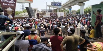 ഉന്തും തള്ളും വീഴ്‌ചയും ; കൈവിട്ട് ഐപിഎല്‍ ഫൈനല്‍ ടിക്കറ്റ് വില്‍പന