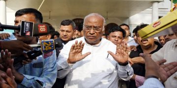 മോദിയുടെ ജപ്പാൻ സന്ദർശനവുമായി 2000 രൂപ നോട്ട് നിരോധനത്തിന് ബന്ധം ; കോൺഗ്രസ്