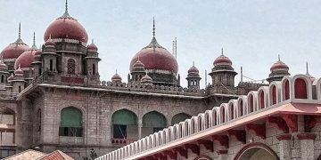 അവിഹിത ബന്ധത്തിന്‍റെ പേരിൽ ഭർത്താവ് ശാസിക്കുന്നത് ആത്മഹത്യാപ്രേരണയാകില്ല : ഹൈക്കോടതി