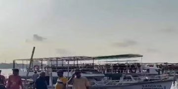 40 ഓളം പേരുമായി യാത്ര ; കൊച്ചിയില്‍ രണ്ടു ബോട്ടുകള്‍ കസ്റ്റഡിയിലെടുത്തു