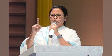 രണ്ടായിരത്തിന്റെ ധമാക്കയല്ല, ഇത് ബില്യൺ ഡോളർ ചതി : കേന്ദ്രസർക്കാരിനെതിരെ മമത