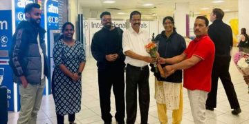 സ്റ്റൈലിഷ് ലുക്കിൽ ലണ്ടൻ സന്ദർശിച്ച് എം. വി. ഗോവിന്ദൻ ; ചിത്രങ്ങള്‍ വൈറല്‍