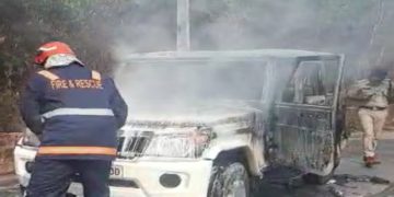 കാസർഗോഡ് ഓടിക്കൊണ്ടിരുന്ന ജീപ്പിന് തീപിടിച്ചു