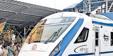 ‘വന്ദേഭാരത് സർവീസ് കൃത്യസമയത്ത്; വേഗത കൂട്ടാൻ വേണാട്, പാലരുവിയുടെ സമയത്തിൽ മാറ്റം’