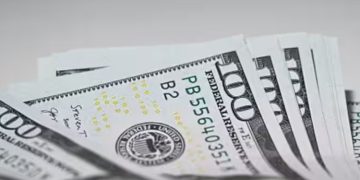 ആറ് വര്‍ഷം മുമ്പ് ഭവനരഹിത; കഴിഞ്ഞ ദിവസം ഒരു ലോട്ടറി അടിച്ചു, ഇന്ന് 40 കോടിക്ക് ഉടമ !