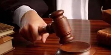 പെന്‍ഡ്രൈവ് തിരികെയെടുക്കാന്‍ ഭാര്യയെ മര്‍ദ്ദിച്ച ഭര്‍ത്താവിനും ബന്ധുക്കള്‍ക്കും മുന്‍കൂര്‍ ജാമ്യമില്ല