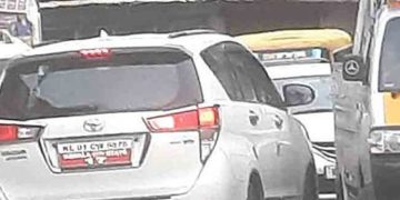 വൺവേ തെറ്റിച്ച് മന്ത്രി മുഹമ്മദ് റിയാസിന്റെ വാഹനം, എതിരെ ബസ്; ഗതാഗതക്കുരുക്ക്