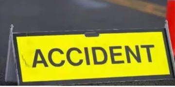 ബൈക്കിന് പിന്നിൽ ബസ് ഇടിച്ചുകയറി; കൊല്ലത്ത് വീട്ടമ്മ മരിച്ചു, ഭർത്താവ് ആശുപത്രിയിൽ