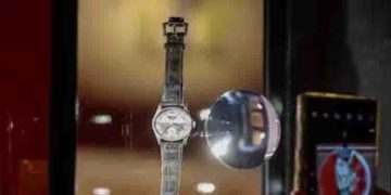 ചൈനയിലെ അവസാന ചക്രവർത്തിയുടെ വാച്ച് ലേലത്തിൽ വിറ്റുപോയത് ഈ മോഹവിലയ്‍ക്ക്!