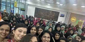 സമ്പൂർണ വനിതാ ഹജ്ജ് വിമാന സർവീസ് നടത്തി എയർ ഇന്ത്യ എക്‌സ്‌പ്രസ്