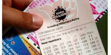 1144 കോടി രൂപയുടെ ലോട്ടറി അടിച്ചയാള്‍ ടിക്കറ്റ് ഹാജരാക്കി; പേര് പുറത്തുവിടണോ എന്ന് വിജയിക്ക് തീരുമാനിക്കാം