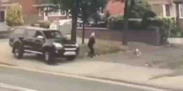 കാറപകടത്തില്‍ നിന്ന് തലനാരിഴയ്ക്ക് രക്ഷ; വളര്‍ത്തുനായയുടെ സാഹസികത വീണ്ടും വൈറല്‍…