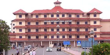 അടിവസ്ത്രത്തിൽ ഒളിപ്പിച്ച 141 പവൻ സ്വർണവുമായി രണ്ടുപേർ അറസ്റ്റിൽ