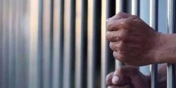 പ്രായപൂർത്തിയാകാത്ത പെൺകുട്ടിയെ പീഡിപ്പിച്ച കേസിൽ പത്തുവർഷം തടവും പിഴയും