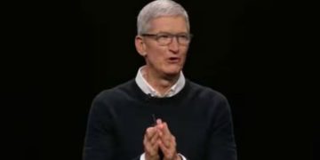 ചാറ്റ് ജിപിടി ഉപയോഗിക്കാറുണ്ട്; പക്ഷെ എഐയിൽ നിയന്ത്രണങ്ങൾ വേണമെന്ന് ടിം കുക്ക്