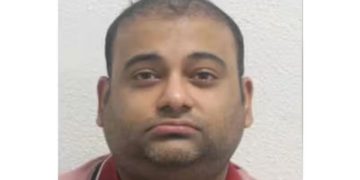 കുട്ടികളുടെ അശ്ലീല ദൃശ്യങ്ങള്‍ പ്രസിദ്ധീകരിച്ച വെബ്‍സൈറ്റ് നടത്തിയതിന് ഇന്ത്യന്‍ ഡോക്ടര്‍ യുകെയില്‍ ജയിലിലായി