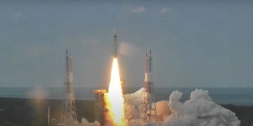 കുതിച്ചുയർന്ന് ചന്ദ്രയാൻ ; അഭിമാനം വാനോളം