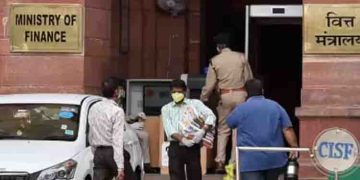 രഹസ്യ സ്വഭാവമുള്ള രേഖകള്‍ പാകിസ്താനിലെ അജ്ഞാതന് നല്‍കി, ധനകാര്യ വകുപ്പ് ജീവനക്കാരന്‍ പിടിയില്‍