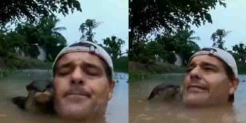 കഴുത്തൊപ്പം വെള്ളത്തില്‍ നില്‍ക്കുന്നയാളുടെ അടുത്തേക്ക് നീന്തി വരുന്നത് ആരാണെന്ന് നോക്കിക്കേ…