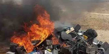 യുവാക്കളെ വഴി തെറ്റിക്കും; സം​ഗീതോപകരണങ്ങൾ പിടിച്ചെടുത്ത് കൂട്ടിയിട്ട് കത്തിച്ച് താലിബാൻ