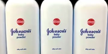 പൗഡർ കാരണം ക്യാൻസർ; ജോൺസൺ ആൻഡ് ജോൺസൺ 154 കോടി പിഴ നൽകണമെന്ന് കോടതി