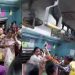 കൊല്ക്കത്ത ലോക്കല് ട്രെയിനില് സ്ത്രീകളുടെ കൂട്ടത്തല്ല്