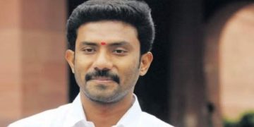 വോട്ടര്‍മാര്‍ക്ക് പണം : ഒ പനീർസൽവത്തിന്റെ മകൻ്റെ വിജയം റദ്ദാക്കി