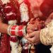 രാത്രി കാമുകന്റെ വീട്ടിലെത്തിയ ഭാര്യയെ കയ്യോടെ പിടിച്ചു; കാമുകന് വിവാഹം ചെയ്തു നൽകി ഭർത്താവ്
