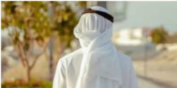 സ്വദേശികളെ അവഹേളിക്കുന്ന വീഡിയോ; അറബ് വേഷത്തില്‍ ആഢംബര കാര്‍ ഷോറൂമിലെത്തിയ പ്രവാസി പിടിയില്‍