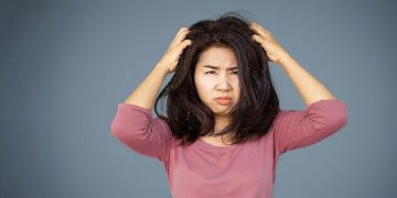 താരൻ കാരണം തലയിലെ ചൊറിച്ചിൽ മാറുന്നില്ലേ ? പരീക്ഷിച്ചോളൂ ഈ 5 ടിപ്സ്