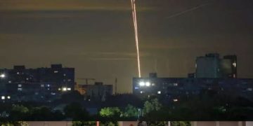 റ​ഷ്യ​ൻ ആ​ക്ര​മ​ണ​ത്തി​ൽ എ​ട്ട് സി​വി​ലി​യ​ന്മാ​ർ കൊ​ല്ല​പ്പെ​ട്ടു