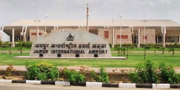 വിസയും പാസ്പോർട്ടുമില്ലാതെ കാമുകനെ കാണാൻ പാകിസ്താനിലേക്ക് പോകാനൊരുങ്ങിയ പെൺകുട്ടി ജയ്പൂർ എയർപോർട്ടിൽ പിടിയിൽ