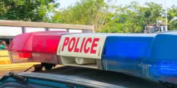 മദ്യലഹരിയിൽ ഔദ്യോഗിക വാഹനം ഓടിച്ച പൊലീസുകാര്‍ അഞ്ച് ബൈക്കുകളും ഒരു കാറും ഇടിച്ചുതെറിപ്പിച്ചു