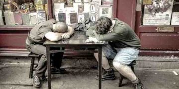 അറിയാതെ പെട്ടെന്നുറങ്ങിപ്പോവും, ചിലപ്പോൾ ഒരാഴ്ച വരെ ഉണരില്ല, വിചിത്രമായ കാര്യത്തിന് പിന്നിൽ