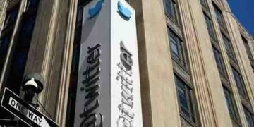 ട്വിറ്റര്‍ ആസ്ഥാനത്ത് നിന്നും ലോഗോ നീക്കനുള്ള ശ്രമം പൊലീസ് തടഞ്ഞു