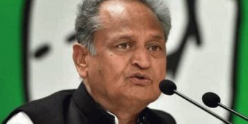 മാനനഷ്ടക്കേസില്‍ അശോക് ഗെഹ്‌ലോട്ടിന് സമന്‍സ്