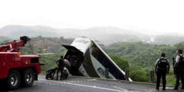 മെക്സിക്കോയിൽ ബസ് അപകടത്തിൽപ്പെട്ട് 18 മരണം: മരിച്ചവരിൽ ഇന്ത്യക്കാരും