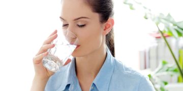 ശരിയായ ആരോഗ്യത്തിന് ഒരു ദിവസം എത്ര ഗ്ലാസ് വെള്ളം കുടിയ്ക്കണം? 