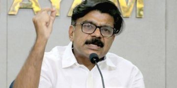 വീണയുടെ കമ്പനി സിഎംആര്‍എലില്‍ നിന്ന് 42ലക്ഷം കൂടി വാങ്ങി ; വീണ്ടും ആരോപണവുമായി മാത്യു കുഴല്‍നാടന്‍