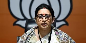 അദ്ദേഹത്തെ ഓർത്ത് നാണക്കേട് തോന്നുന്നു : രാഹുൽ ഗാന്ധിയെ കുറിച്ച് സ്‌മൃതി ഇറാനി