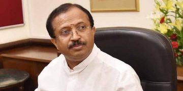 മുഖ്യമന്ത്രിയും മരുമകൻ മന്ത്രിയും മൂന്ന് ദിവസമായി മാളത്തിൽ ; മാസപ്പടി വിവാദത്തില്‍ പ്രതികരിക്കുന്നില്ല