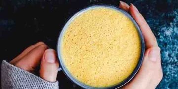 പാലിൽ ഒരു നുള്ള് മഞ്ഞൾ ചേർത്ത് കുടിക്കുന്നത് ശീലമാക്കൂ, ​ഗുണമിതാണ്