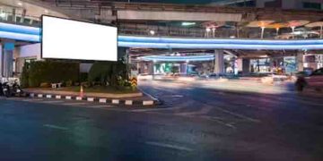 നഗര മധ്യത്തിലെ പരസ്യ ബോര്‍ഡിലൂടെ അശ്ലീല വീഡിയോ പ്രദര്‍ശനം, ഹാക്കര്‍ പിടിയില്‍, കാരണം…