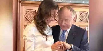 വിവാഹാഭ്യാർഥന നടത്തി കാത്തിരുന്നത് 7000 ദിവസങ്ങൾ; ഒടുവിൽ വിവാഹിതരായി നടിയും വ്യവസായിയും..