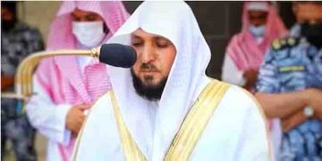 മക്കയിൽ ജുമുഅ നമസ്കാരത്തിനിടെ ഇമാം തളർന്നു വീണു