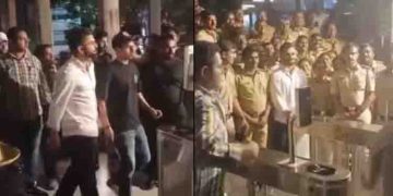 കാക്കിക്കുള്ളിലെ ക്രിക്കറ്റ് പ്രേമം; കോലിക്കൊപ്പം ഫോട്ടോയ്ക്ക് പോസ് ചെയ്ത് പോലീസുകാർ; വീഡിയോ വൈറല്‍