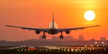 വിമാന ടിക്കറ്റ് നിരക്ക് വർധനയിൽ ഇടപെടണം : കേരളത്തിന്റെ ആവശ്യം തള്ളി കേന്ദ്രം