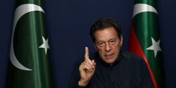 ഭക്ഷണം ലഭിക്കുന്നില്ല, അടച്ചത് സി ക്ലാസ് സെല്ലിൽ; ഇമ്രാന്റെ ജീവൻ അപകടത്തിലെന്ന് പിടിഐ