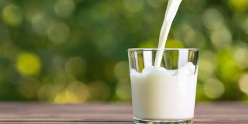 ഈ രോഗങ്ങളുള്ളവർ അബദ്ധത്തിൽ പോലും പാൽ കുടിക്കരുത്…. !